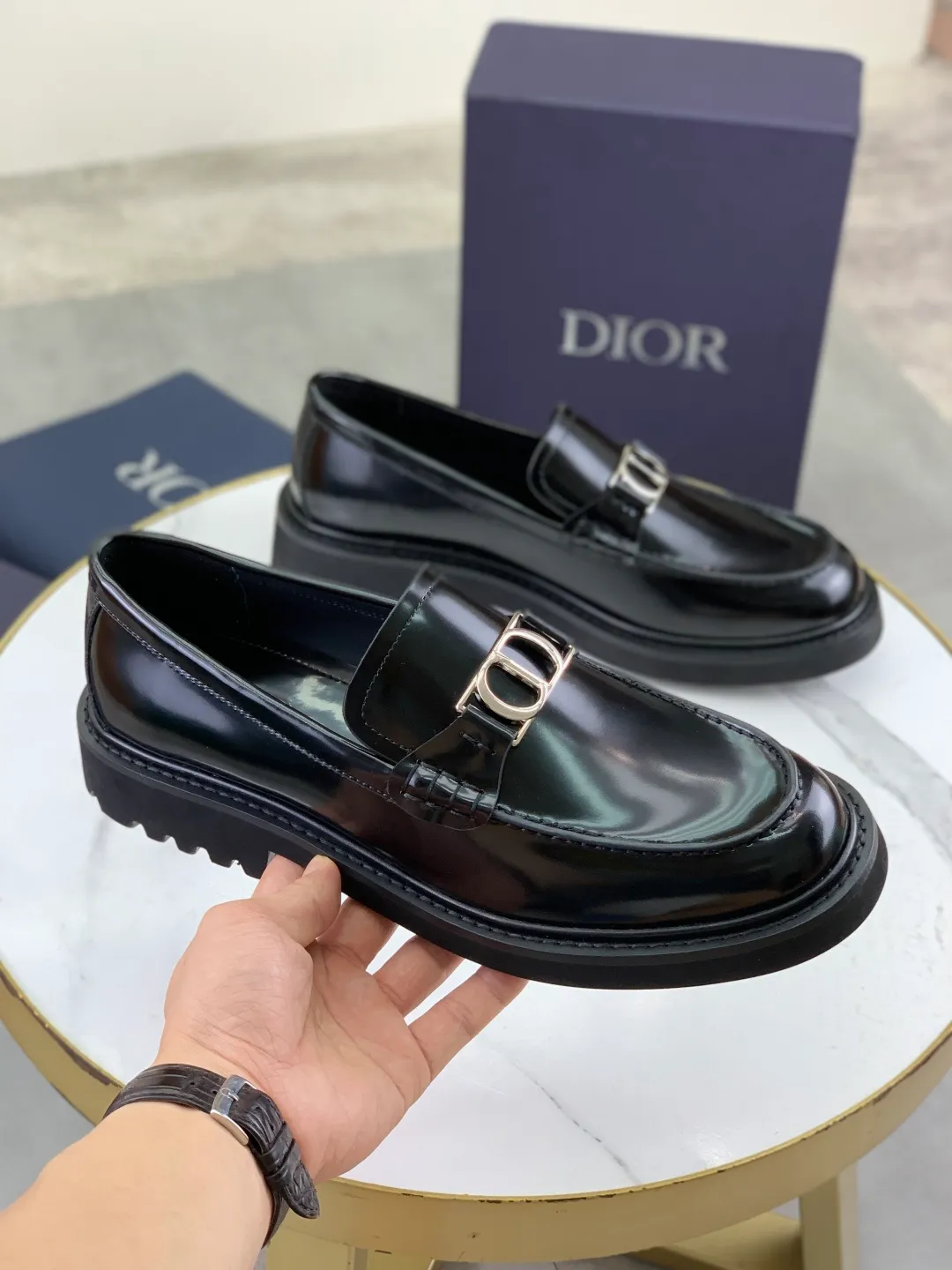 Men's shoes 💰P680 new model, high quality 💎💎💎 water-dyed cow lining, original quality Dior —🆘.Dior original purchase, high-end business leather shoes, fabric: imported from Italy open edge beaded cowhide material ➕ water-dyed cow lining / cowhide feet ➕ special original rubber outsole, fine workmanship, real thing ^_^ Photographed 🎬size: 39-44 (38 45 (customized)